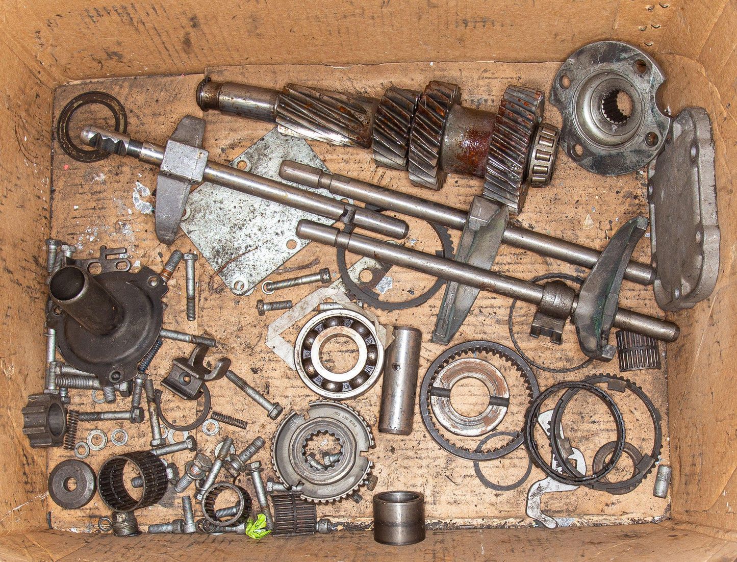 Iveco 2830 Schaltturm, Vorgelegewelle, Hauptgehäuse