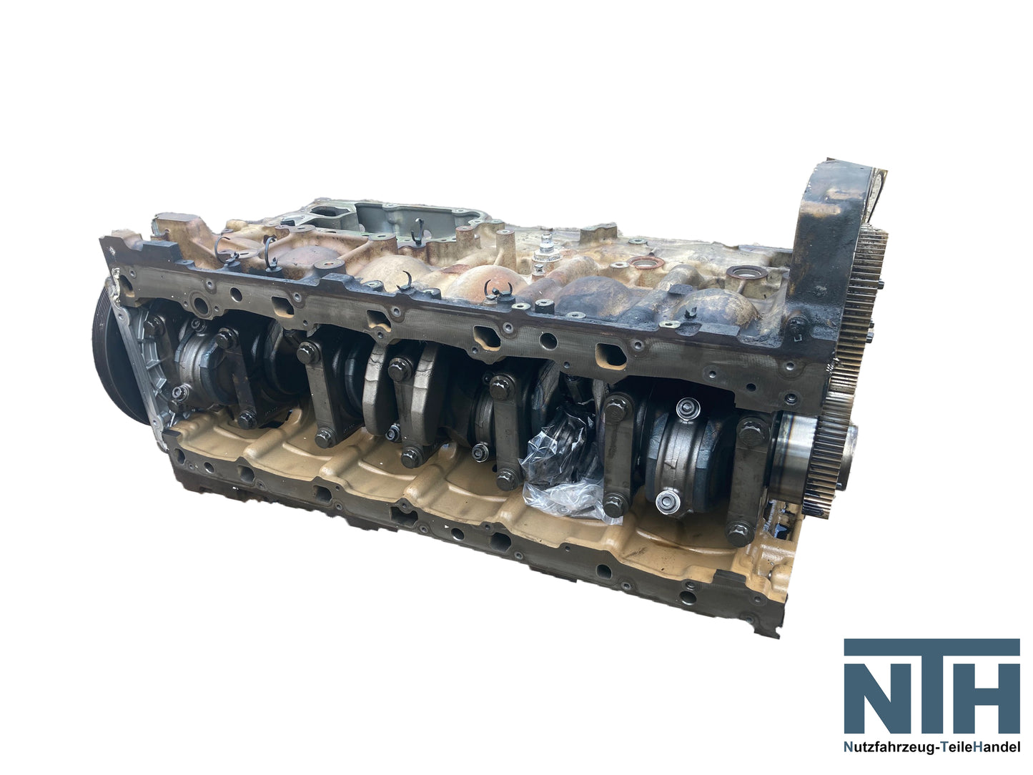 Om 470 Motor in Einzelteilen