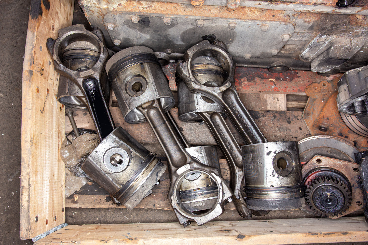 DAF XF95 Einspritzpumpe und diverse Teile