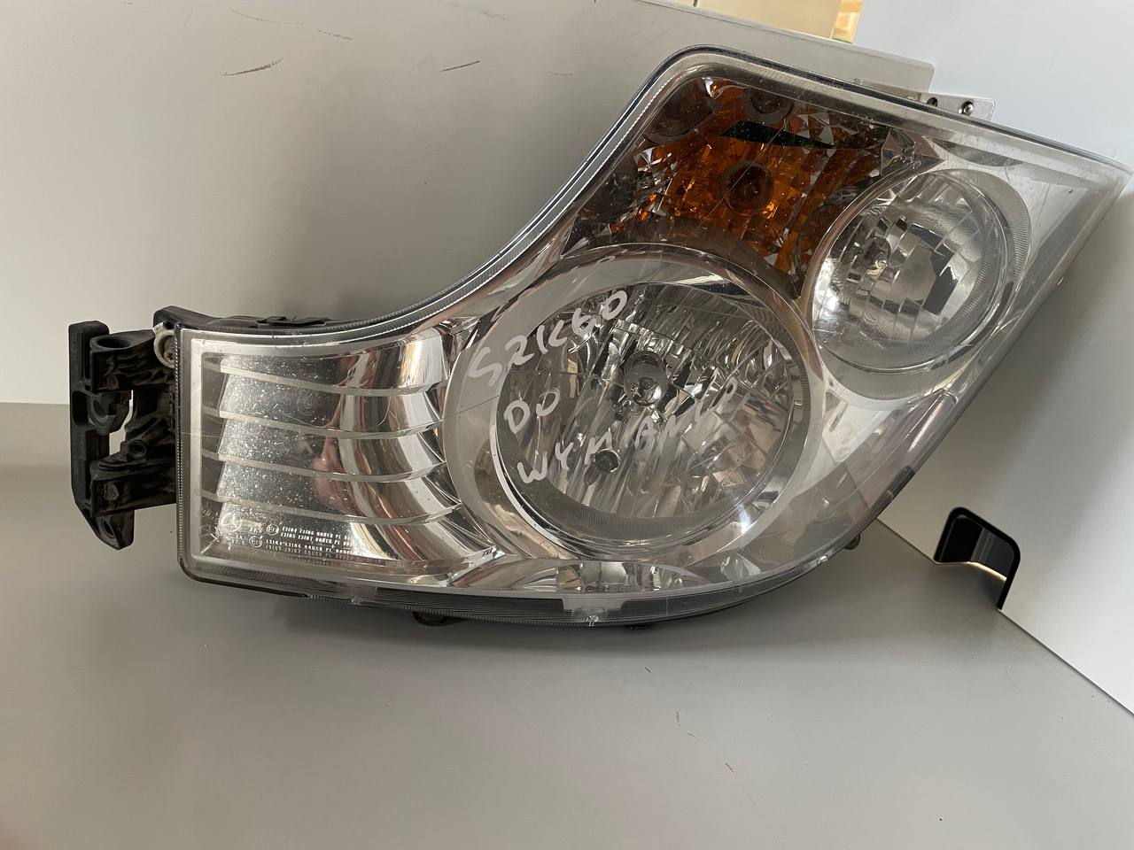 Scheinwerfer für Mercedes Benz Actros A 960 820 03 039