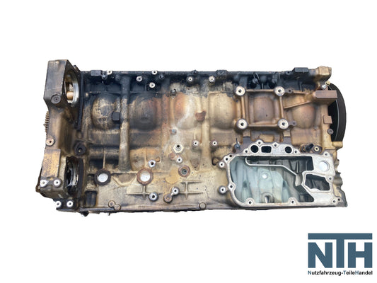 Om 470 Motor in Einzelteilen