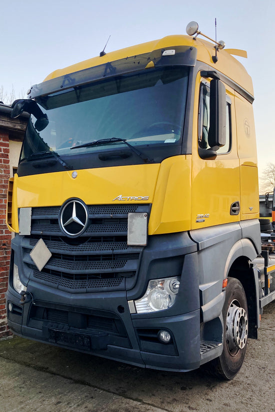 LKW Kabine Actros, An- und Verkauf von LKWs, Nutzfahrzeugen und Unfallwagen
